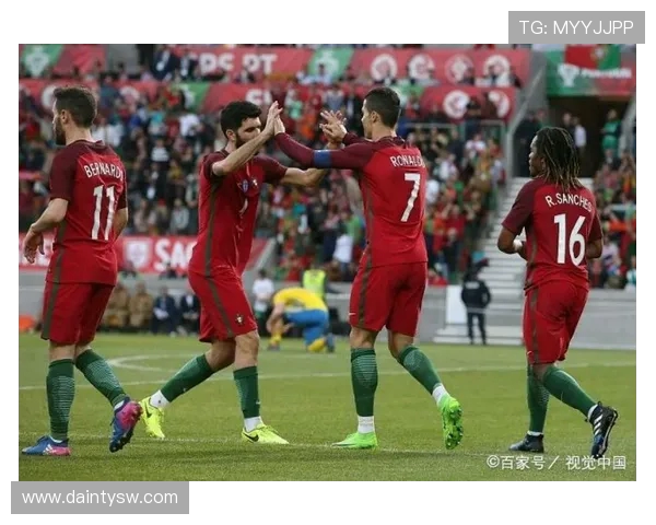 上海足球队在最新力量排行榜中荣登第八名展现强劲实力与潜力 上海足球队在最新力量排行榜中荣登第八名展现强劲实力与潜力