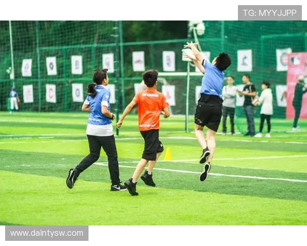 深圳飞盘队在极限运动会中以78分高居积分榜首位引发关注 深圳飞盘队在极限运动会中以78分高居积分榜首位引发关注
