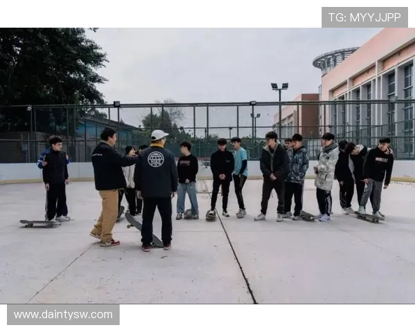 滑板文化的崛起:深入广州滑板队的训练与成就探讨 滑板文化的崛起:深入广州滑板队的训练与成就探讨