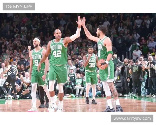 鹈鹕队与凯尔特人激战正酣球迷期待精彩对决与精彩瞬间